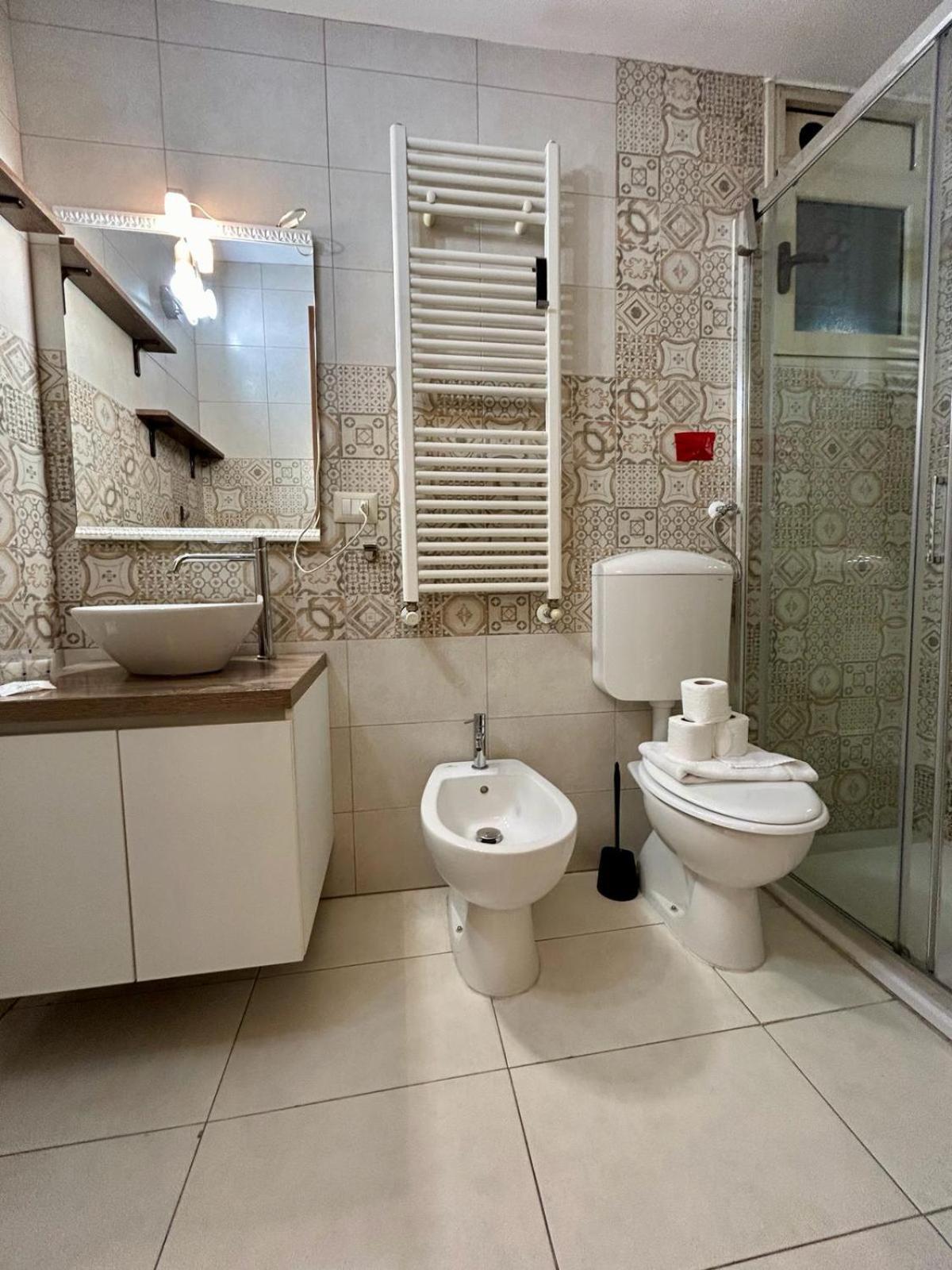 Kibilu - Via Tolmezzo - Ospedale San Raffaele - Stazione Di Lambrate Lejlighed Milano Eksteriør billede